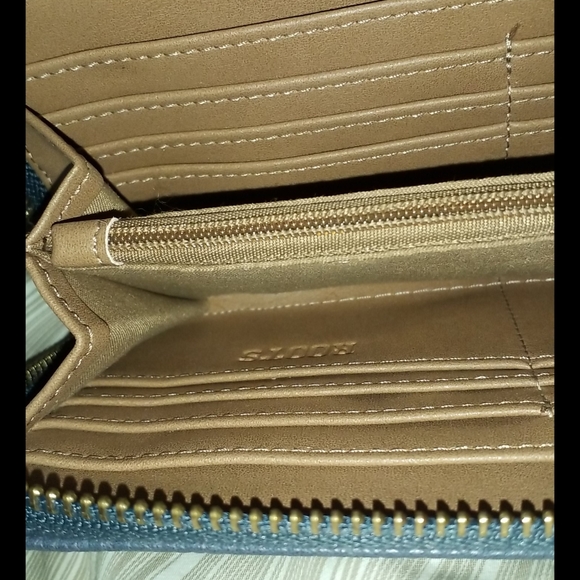 Wolet brand roots - Picture 6 of 6